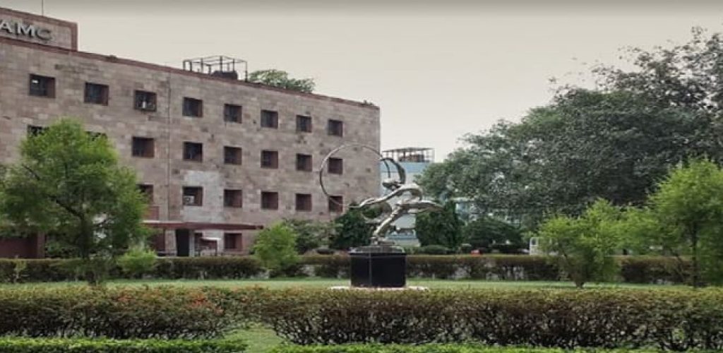 maulana-azad-medical-college-new-delhi